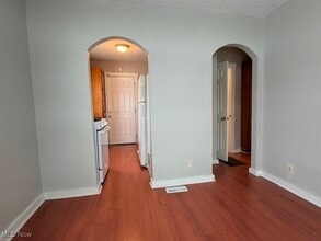 990 Kelly Ave in Akron, OH - Building Photo - Building Photo