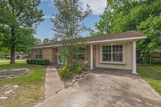 210 N Shirley Ln in Willis, TX - Building Photo - Building Photo