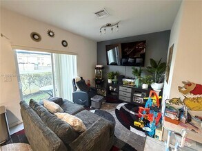 5420 SW 13th Ct in North Lauderdale, FL - Building Photo - Building Photo