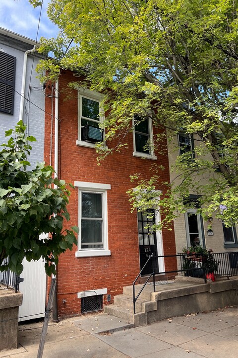 124 N Plum St in Lancaster, PA - Building Photo