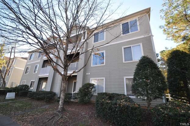 Room in Condo on Crab Orchard Dr in Raleigh, NC - Building Photo