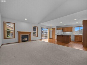 15517 SE Bybee Dr in Portland, OR - Building Photo - Building Photo