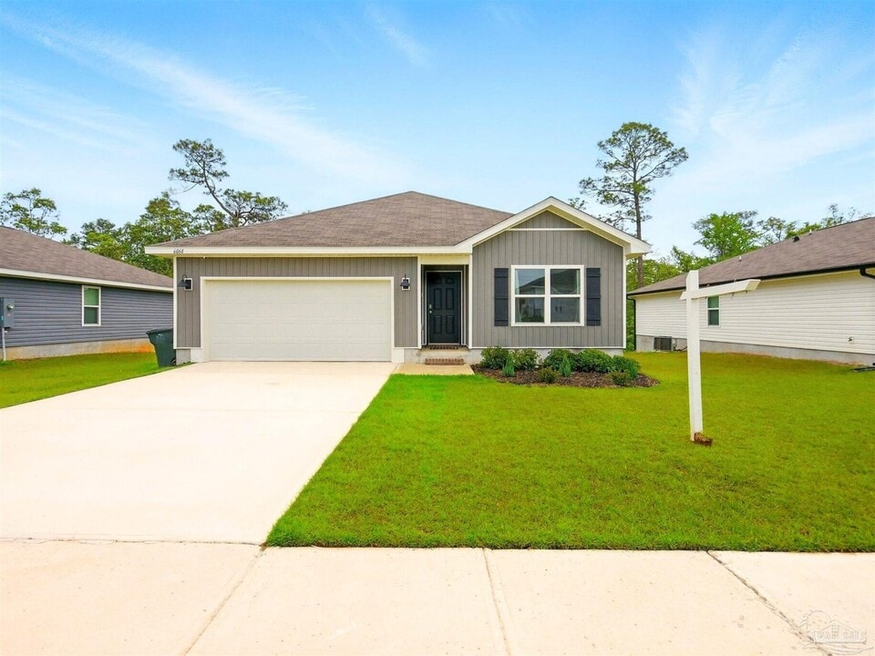 6068 Secretariat Wy in Pensacola, FL - Building Photo