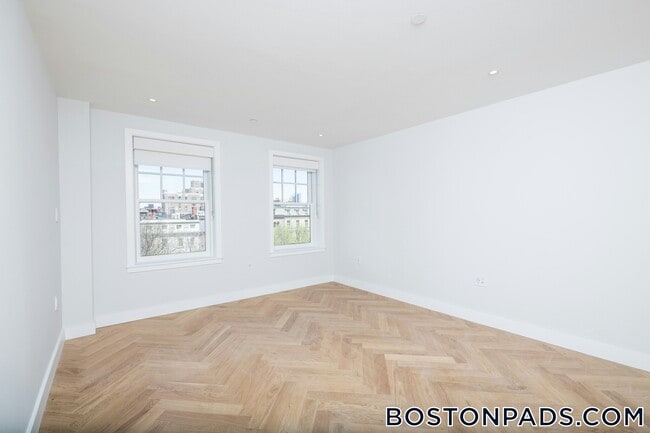 12 Commonwealth Ave, Unit 508 in Boston, MA - Foto de edificio - Building Photo