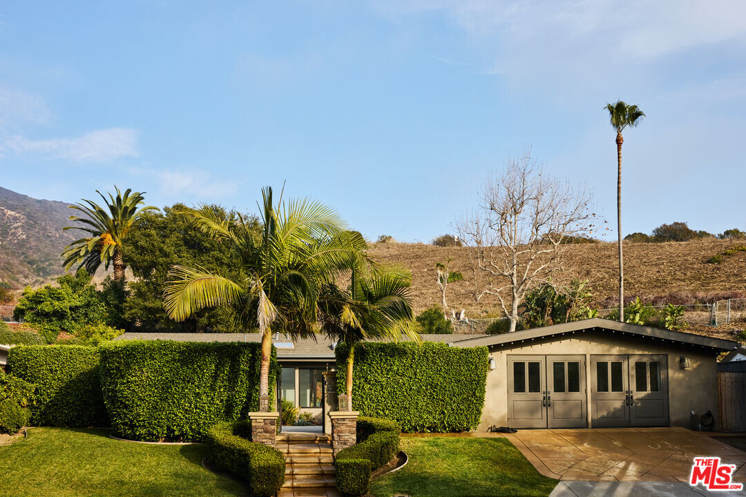 6278 Paseo Cyn Dr in Malibu, CA - Foto de edificio