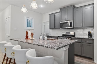 8129 Trudy Ln in Fort Worth, TX - Foto de edificio - Building Photo