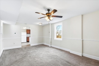 100 E 8th St, Unit 1 in Frederick, MD - Foto de edificio - Building Photo