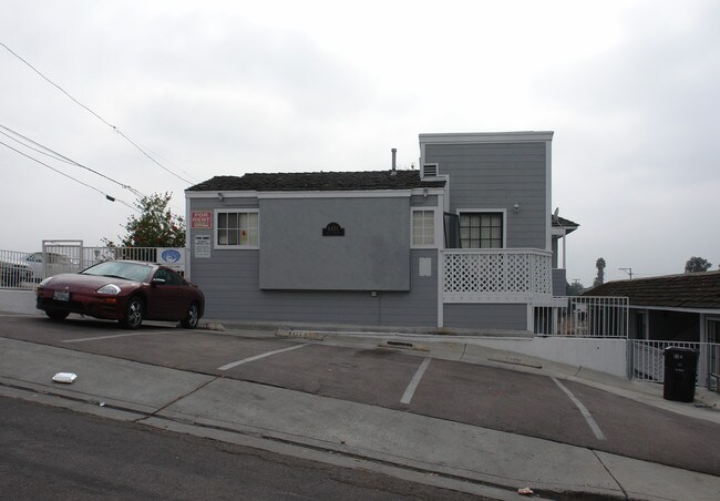 4451-4455 Quince St in San Diego, CA - Foto de edificio - Building Photo