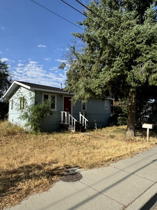 property at 3005 W Malad St