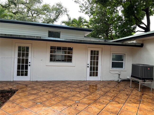 13203 NE 3rd Ct, Unit 13203 in Miami, FL - Building Photo - Building Photo