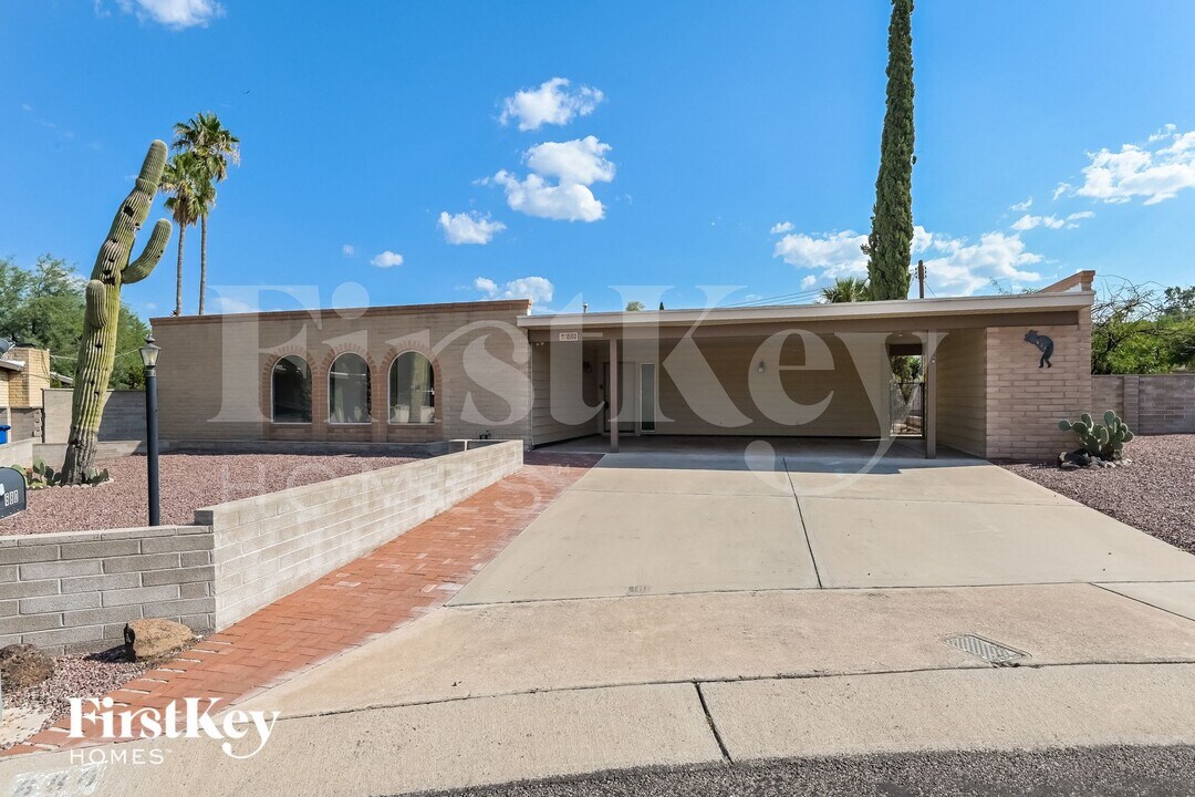 680 N Mann Ave in Tucson, AZ - Building Photo