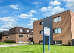 Boxwood Place in Sault Ste Marie, ON - Building Photo - Building Photo