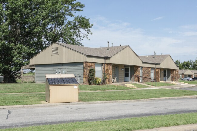 Creek Nation Elderly Housing in Okmulgee, OK - Building Photo - Building Photo