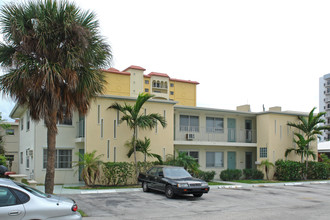 3204 NE 7th St in Pompano Beach, FL - Building Photo - Building Photo