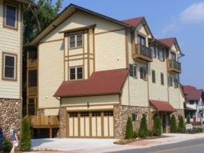 974 Edelweiss Strasse in Helen, GA - Building Photo - Building Photo