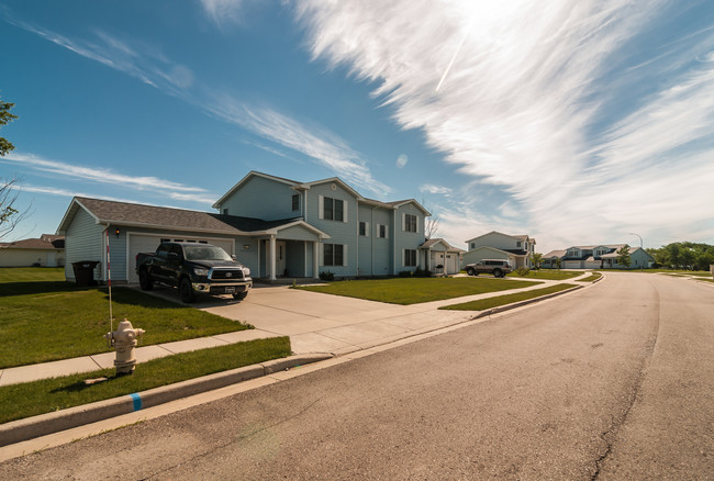 Minot AFB Homes in Minot Air Force Base, ND - Building Photo - Building Photo