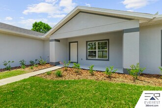 8 Longview Ln in Palm Coast, FL - Building Photo - Building Photo