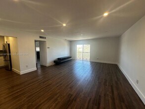 770 NE 128th St in North Miami, FL - Building Photo - Building Photo