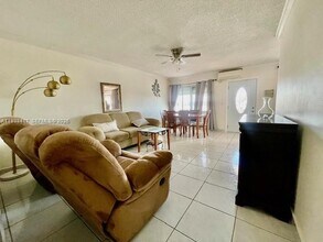 920 SW 11th Ave in Hallandale Beach, FL - Building Photo - Building Photo