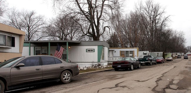 Harrison Grove Estates in Indianapolis, IN - Building Photo - Building Photo