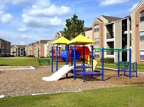 Tealwood Place in Wichita Falls, TX - Foto de edificio - Building Photo