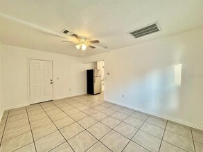 8007 N Alaska St in Tampa, FL - Building Photo - Building Photo