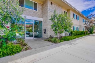 3636 W Imperial Hwy (B) in Inglewood, CA - Foto de edificio - Building Photo