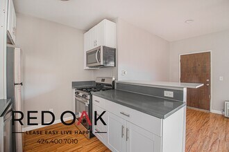 6819 Laurel Canyon Blvd in Los Angeles, CA - Building Photo - Building Photo