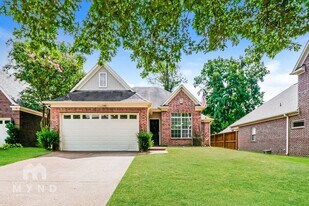 8647 Rogers Park Ave in Memphis, TN - Building Photo