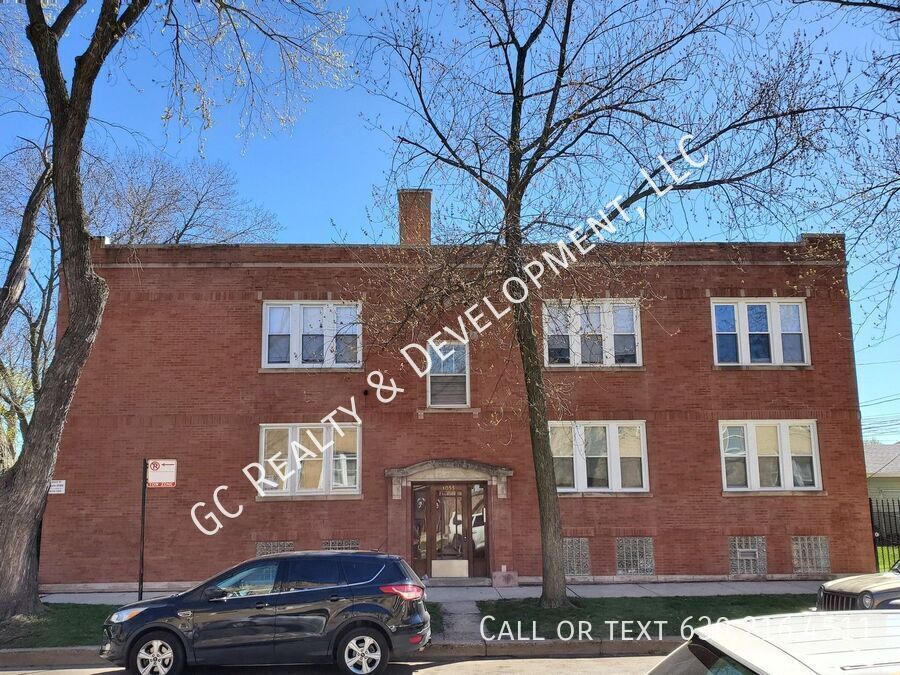 3055 N Lockwood Ave in Chicago, IL - Building Photo