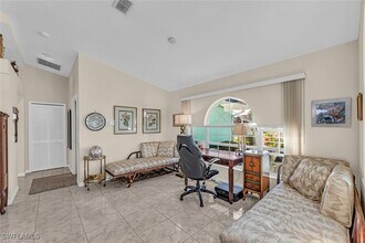 2102 SE 10th Pl in Cape Coral, FL - Building Photo - Building Photo