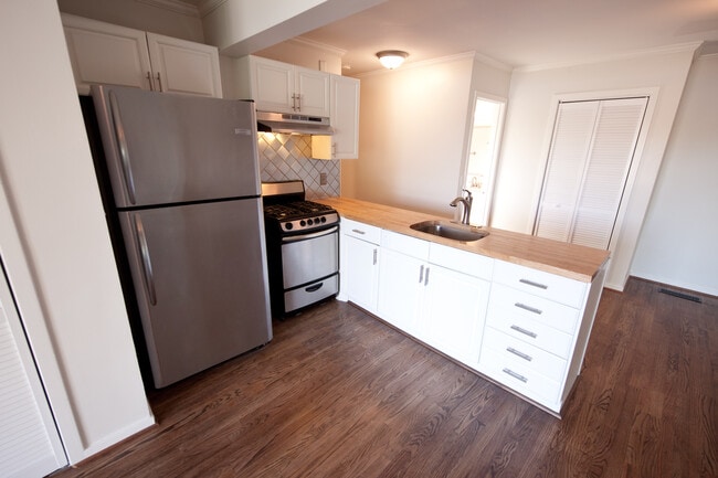 2022 Wappoo Hall Rd, Unit 1A in Charleston, SC - Foto de edificio - Building Photo