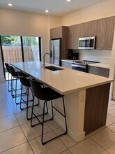 7915 NW 104th Ave in Doral, FL - Building Photo - Building Photo