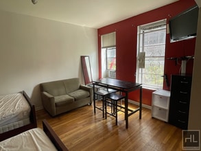 1585 3rd Ave-Unit -3B in New York, NY - Building Photo - Building Photo