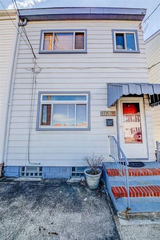 property at 1718 Mary St