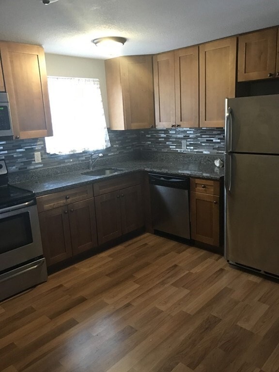 property at 8 Royal Dane Dr