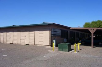 Dellwood Apartments in Laredo, TX - Building Photo - Building Photo