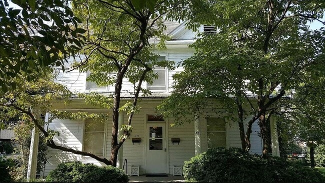 property at 432 Roanoke Blvd