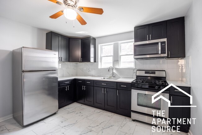 5128 W Henderson St, Unit 3