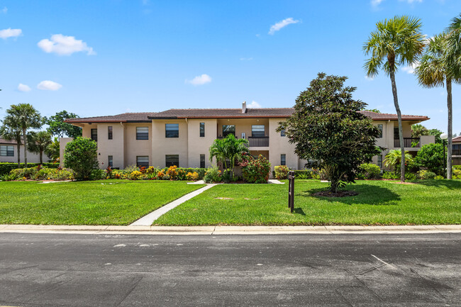 9299 Vista Del Lago