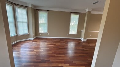 1745 Collines Ave in Atlanta, GA - Building Photo - Building Photo