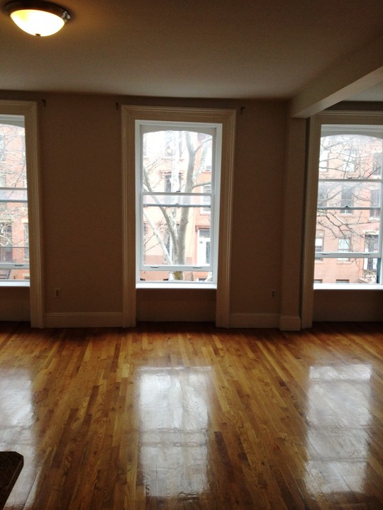 Clermont Avenue Townhouse in Brooklyn, NY - Building Photo