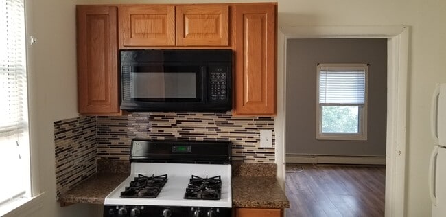 161 16th Ave, Unit Unit 2 in Paterson, NJ - Building Photo - Building Photo