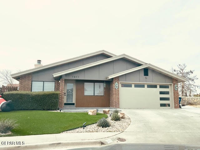 1817 Ed White Way in El Paso, TX - Building Photo