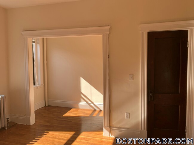 25 Park Dr in Boston, MA - Building Photo - Building Photo