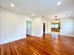 702 Fairview Rd in Asheville, NC - Building Photo - Building Photo