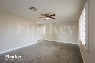 4037 N 18th Dr in Phoenix, AZ - Foto de edificio - Building Photo