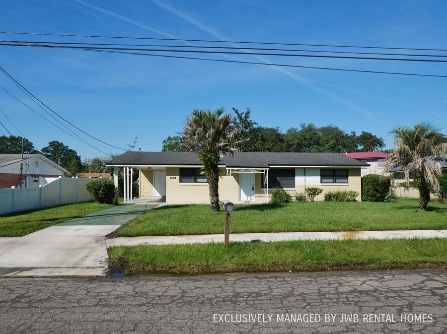 1611 Gandy St in Jacksonville, FL - Building Photo