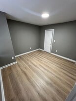 930 Pennell St in Chester, PA - Building Photo