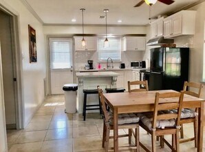 9775 Pine Lake Dr in Houston, TX - Building Photo - Building Photo